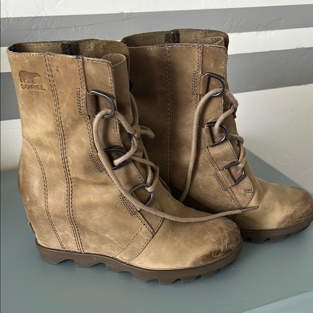 Sorel Women's Tan Leather Boots